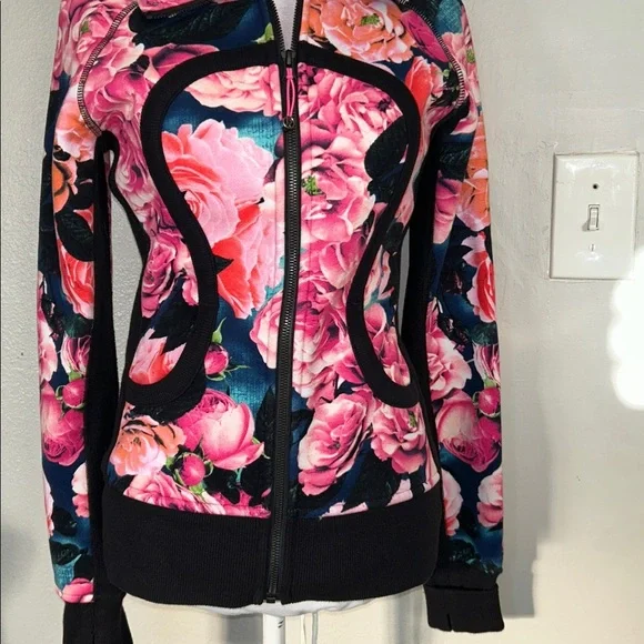 Lululemon Secret Garden Vintage Pink Floral Scuba Zip Hoodie Jacket Size 6 - Picture 6 of 14